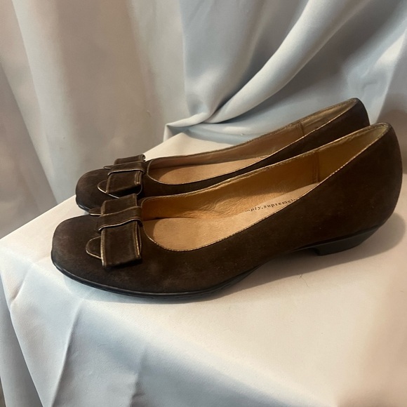 Softspots Brown Casual Loafers with Decorative Bow - Picture 9 of 10